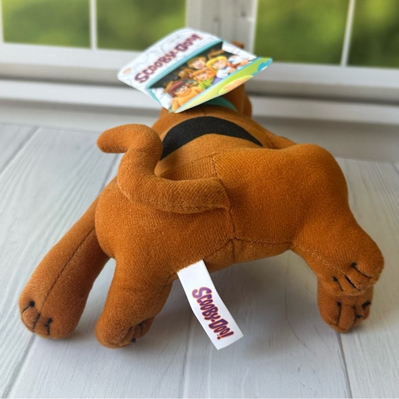 NWT 9” Scooby Doo Sitting Plush - Picture 3 of 8